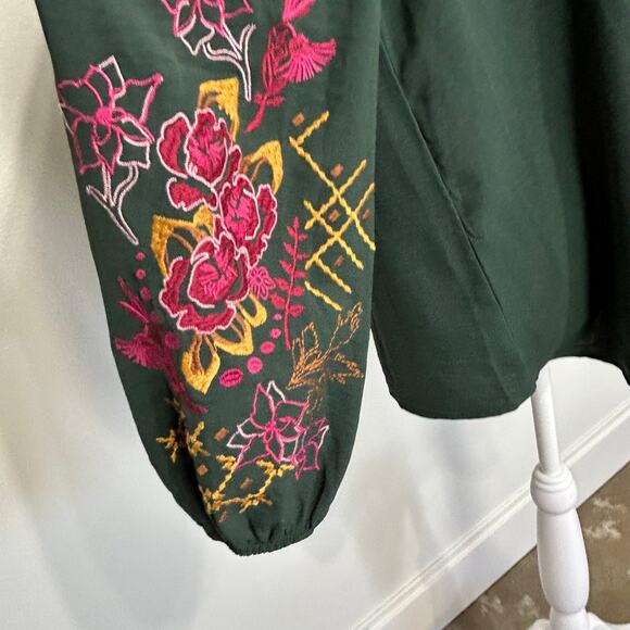 Fig and Flower Blouse Small Green Embroidered Peasant Boho Top Anthropologie - Picture 5 of 9